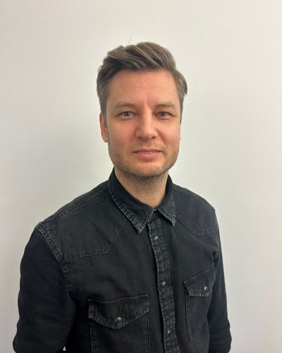 Deniz Savumlu, Master Stylist bei ANDREAS KOHLHOFF